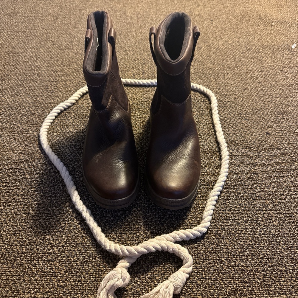 Clarks Rich Brown Leather Ankle Boots